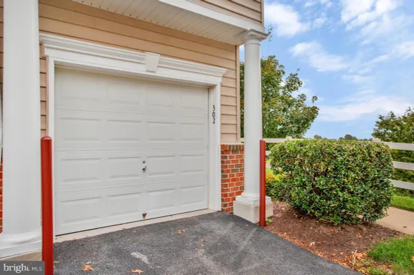 Property Slideshow image 2 of 68 | 7315 brookview rd 302, Elkridge, MD, 21075