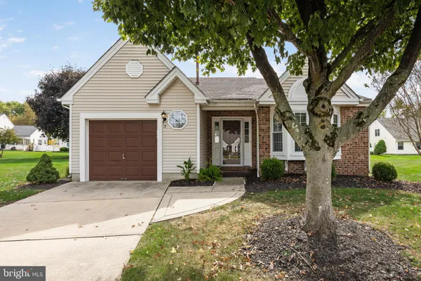 Property Slideshow image 2 of 26 | 15 pecan ct, Mount Laurel, NJ, 08054