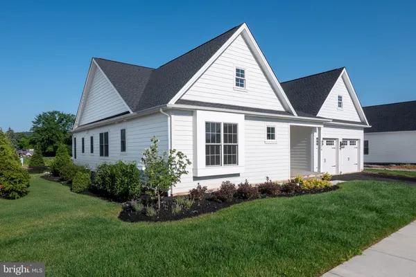 Property Slideshow image 3 of 29 | 4276 stonebridge dr, Bethlehem, PA, 18015