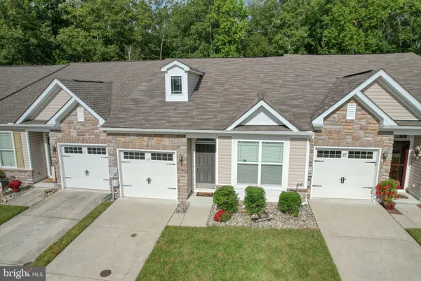 Property Slideshow image 3 of 35 | 21 starfire ct, Dover, DE, 19901