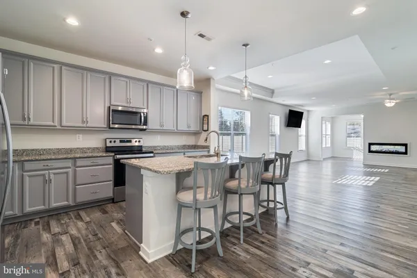 Property Slideshow image 2 of 37 | 9 gramby ct, La Plata, MD, 20646