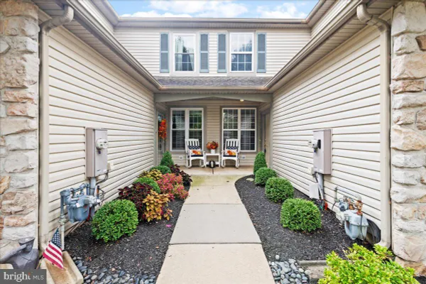 Property Slideshow image 3 of 40 | 1504 springfield ct 37, Jamison, PA, 18929