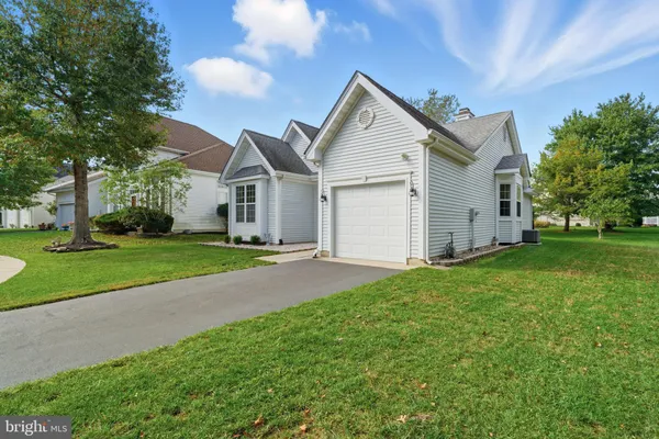 Property Slideshow image 3 of 59 | 7 river bend ct, Barnegat, NJ, 08005