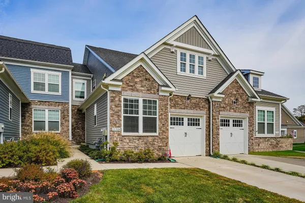 Property Slideshow image 2 of 20 | 13504 goldeneye cir, Clarksburg, MD, 20871