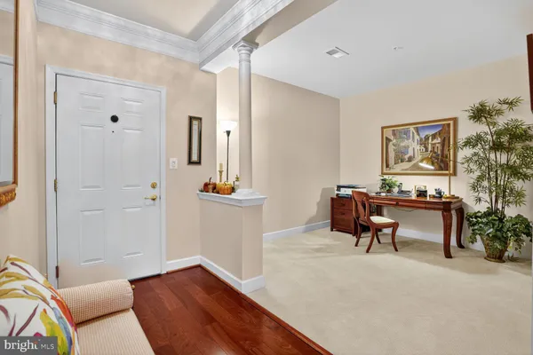 Property Slideshow image 3 of 40 | 7065 heritage hunt dr 203, Gainesville, VA, 20155