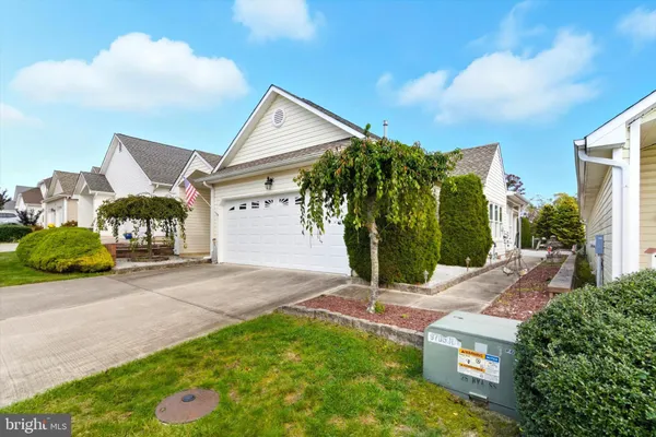 Property Slideshow image 2 of 36 | 53 lookout dr, Manahawkin, NJ, 08050