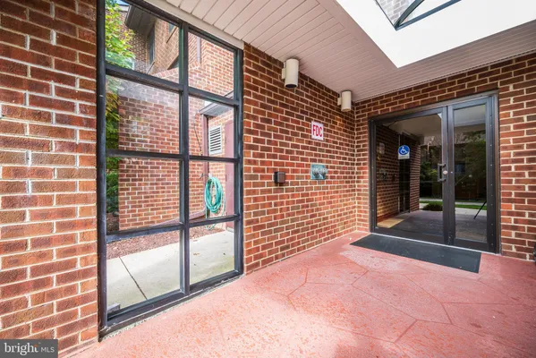 Property Slideshow image 2 of 42 | 15211 elkridge way 94-2f, Silver Spring, MD, 20906