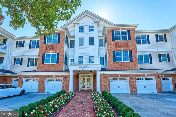 Property Slideshow image 2 of 39 | 15251 royal crest dr apt 306, Haymarket, VA, 20169