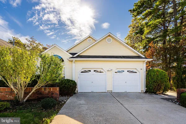 Property Slideshow image 2 of 36 | 10 hampton rd, Manahawkin, NJ, 08050