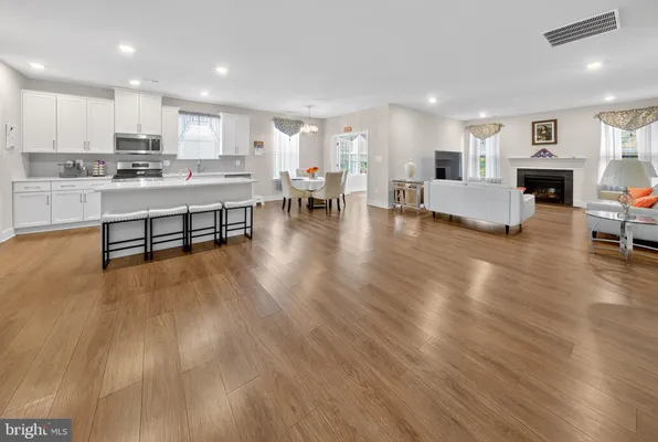 Property Slideshow image 3 of 14 | 663 mayfield falls dr, Newark, DE, 19702