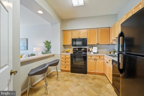 Property Slideshow image 3 of 30 | 3005 s leisure world blvd apt 624, Silver Spring, MD, 20906