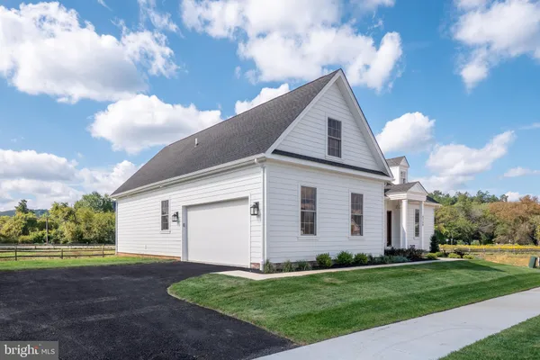 Property Slideshow image 2 of 32 | 4268 stonebridge dr, Bethlehem, PA, 18015