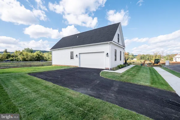 Property Slideshow image 3 of 32 | 4268 stonebridge dr, Bethlehem, PA, 18015