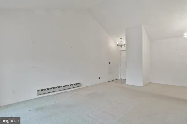 Property Slideshow image 3 of 31 | 15300 beaverbrook ct # 88-3f, Silver Spring, MD, 20906