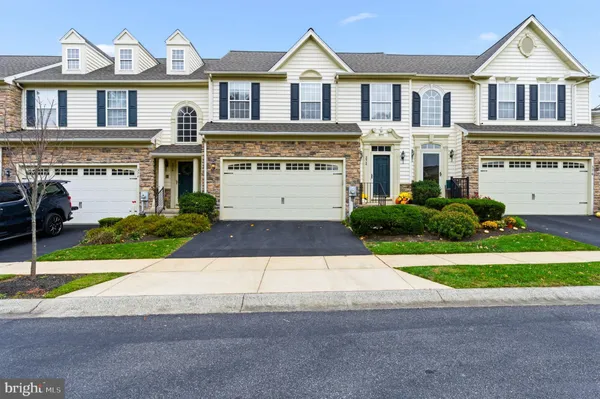 Property Slideshow image 2 of 48 | 372 cassell ct # 372, Wilmington, DE, 19803