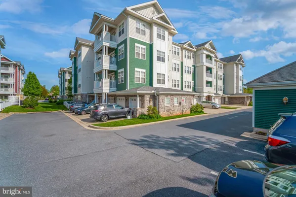 Property Slideshow image 2 of 3 | 13501 belle chasse blvd 215, Laurel, MD, 20707