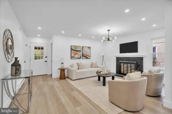 Property Slideshow image 3 of 17 | 19 dunstable rd, Southampton, NJ, 08088