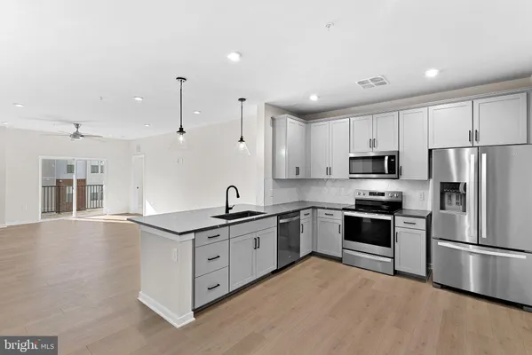 Property Slideshow image 2 of 44 | 750 mount airy ter ne unit 304, Leesburg, VA, 20176