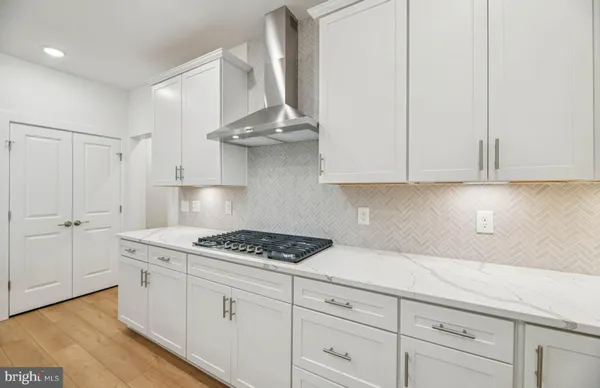 Property Slideshow image 2 of 63 | 6172 amber ln, Haymarket, VA, 20169