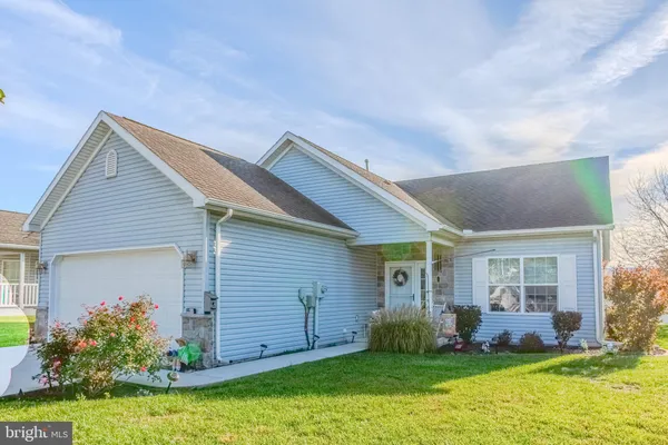 Property Slideshow image 3 of 23 | 33 lantern ln, Shippensburg, PA, 17257