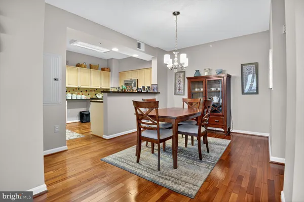 Property Slideshow image 3 of 16 | 19365 cypress ridge ter unit 1022, Leesburg, VA, 20176