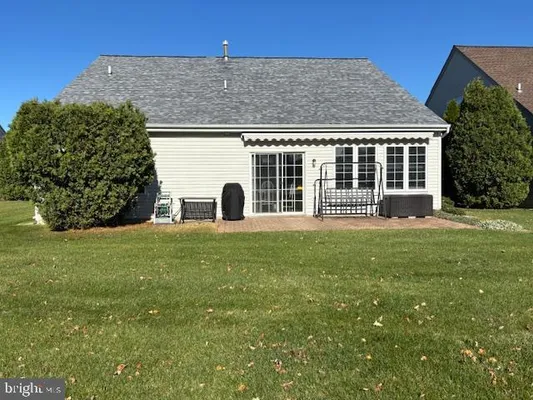 Property Slideshow image 3 of 25 | 407 maryjoe way, Warrington, PA, 18976