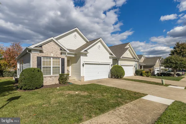 Property Slideshow image 2 of 33 | 18 chantilly pl, Fredericksburg, VA, 22406