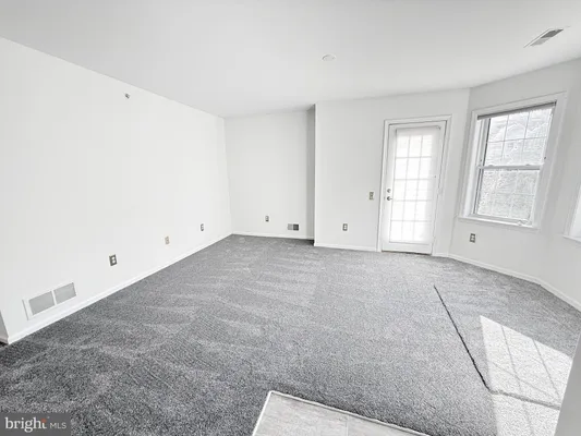 Property Slideshow image 3 of 22 | 6 colefax ct, Wilmington, DE, 19804