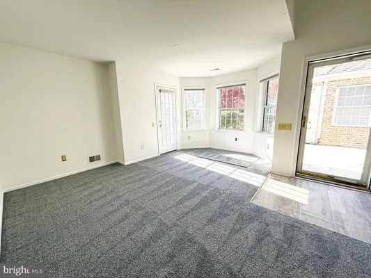 Property Slideshow image 2 of 22 | 6 colefax ct, Wilmington, DE, 19804