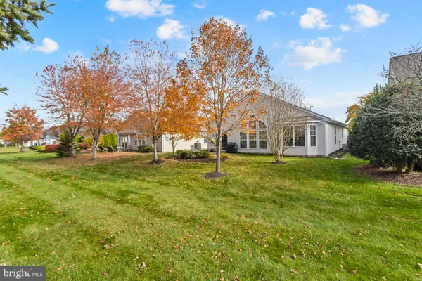 Property Slideshow image 3 of 49 | 10 powderhorn way, Allentown, NJ, 08501