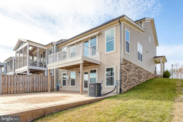 Property Slideshow image 2 of 56 | 241 smokebush dr, Stafford, VA, 22554