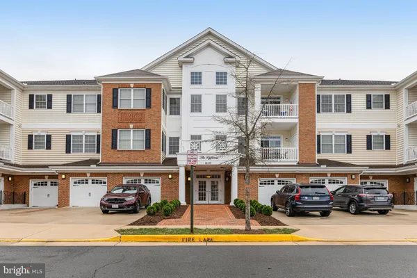 Property Slideshow image 3 of 54 | 15110 heather mill ln apt 201, Haymarket, VA, 20169