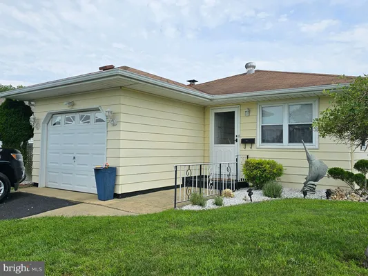 Property Slideshow image 2 of 30 | 14 marquis st, Toms River, NJ, 08757