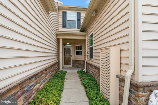 Property Slideshow image 2 of 38 | 1125 arbour ln, Quakertown, PA, 18951