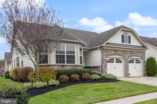 Property Slideshow image 3 of 37 | 14 vienna ln, West Berlin, NJ, 08091