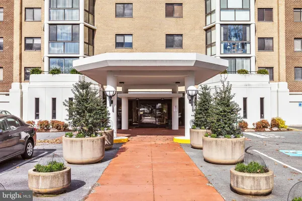 Property Slideshow image 2 of 38 | 15107 interlachen dr 2-1025, Silver Spring, MD, 20906