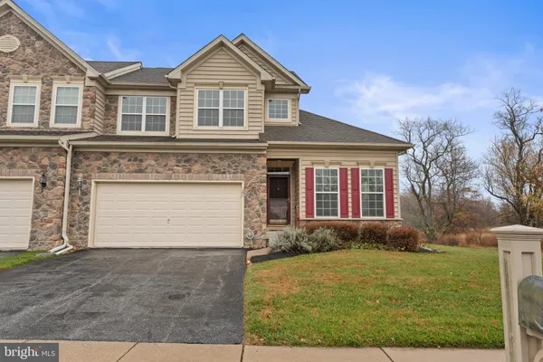 Property Slideshow image 2 of 32 | 361 pierce run, Newark, DE, 19702