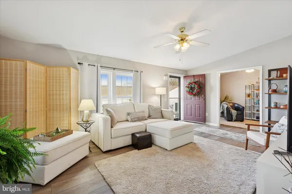 Property Slideshow image 3 of 24 | 1077 scenic view dr, Schwenksville, PA, 19473