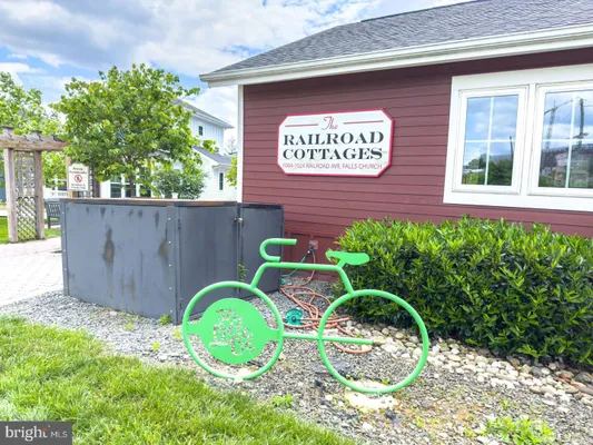 Property Slideshow image 2 of 60 | 1022 railroad ave # 4, Falls Church, VA, 22046