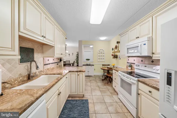 Property Slideshow image 3 of 37 | 244 baltimore pike unit 111a, Glen Mills, PA, 19342