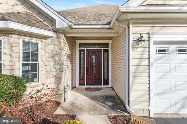 Property Slideshow image 3 of 44 | 60 glenmoor cir, Easton, PA, 18045