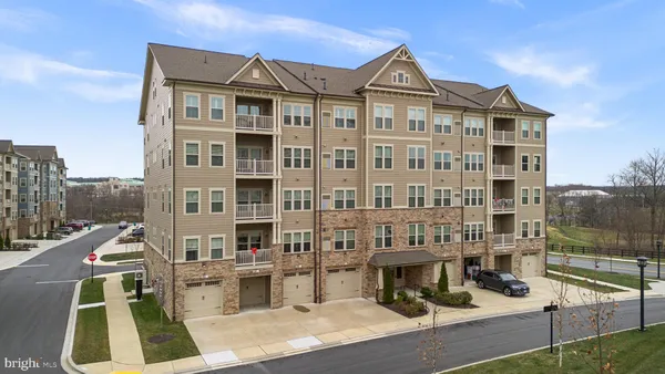 Property Slideshow image 2 of 43 | 3412 angelica way 402, Frederick, MD, 21704