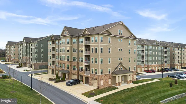 Property Slideshow image 3 of 43 | 3412 angelica way 402, Frederick, MD, 21704