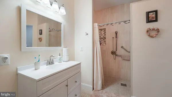 Property Slideshow image 3 of 25 | 1805 regency ct # 146, Warrington, PA, 18976