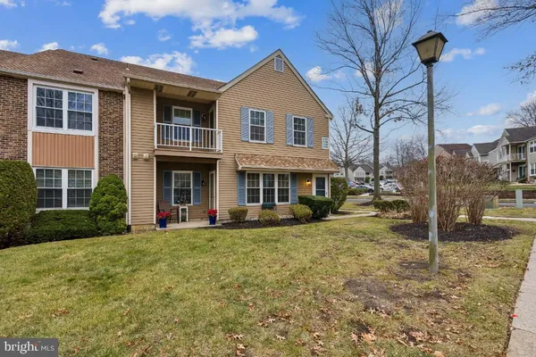 Property Slideshow image 3 of 27 | 3190 neils ct # b, Mount Laurel, NJ, 08054