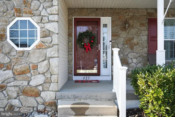 Property Slideshow image 3 of 35 | 623 monarda trl, Mullica Hill, NJ, 08062