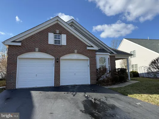 Property Slideshow image 2 of 35 | 16 powderhorn way, Allentown, NJ, 08501