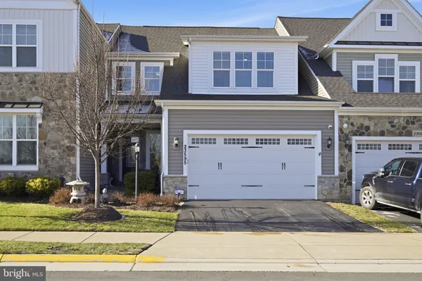 Property Slideshow image 2 of 40 | 23595 golden embers sq, Ashburn, VA, 20148