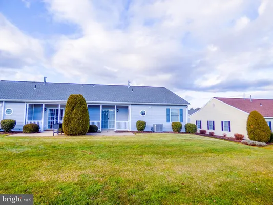 Property Slideshow image 3 of 28 | 2059 faversham way # 2059, York, PA, 17402