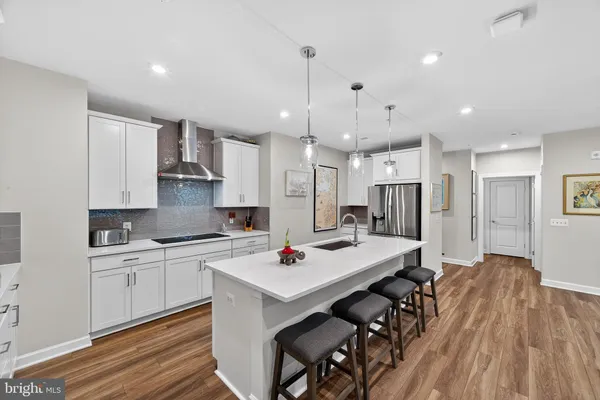 Property Slideshow image 2 of 60 | 21630 hawksbill high cir 204, Sterling, VA, 20164